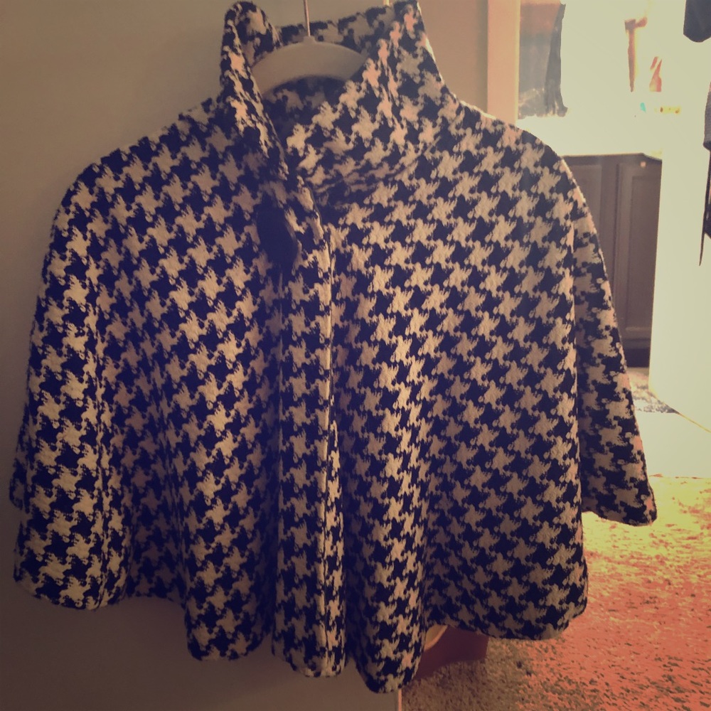 Black and White Houndstooth Cape